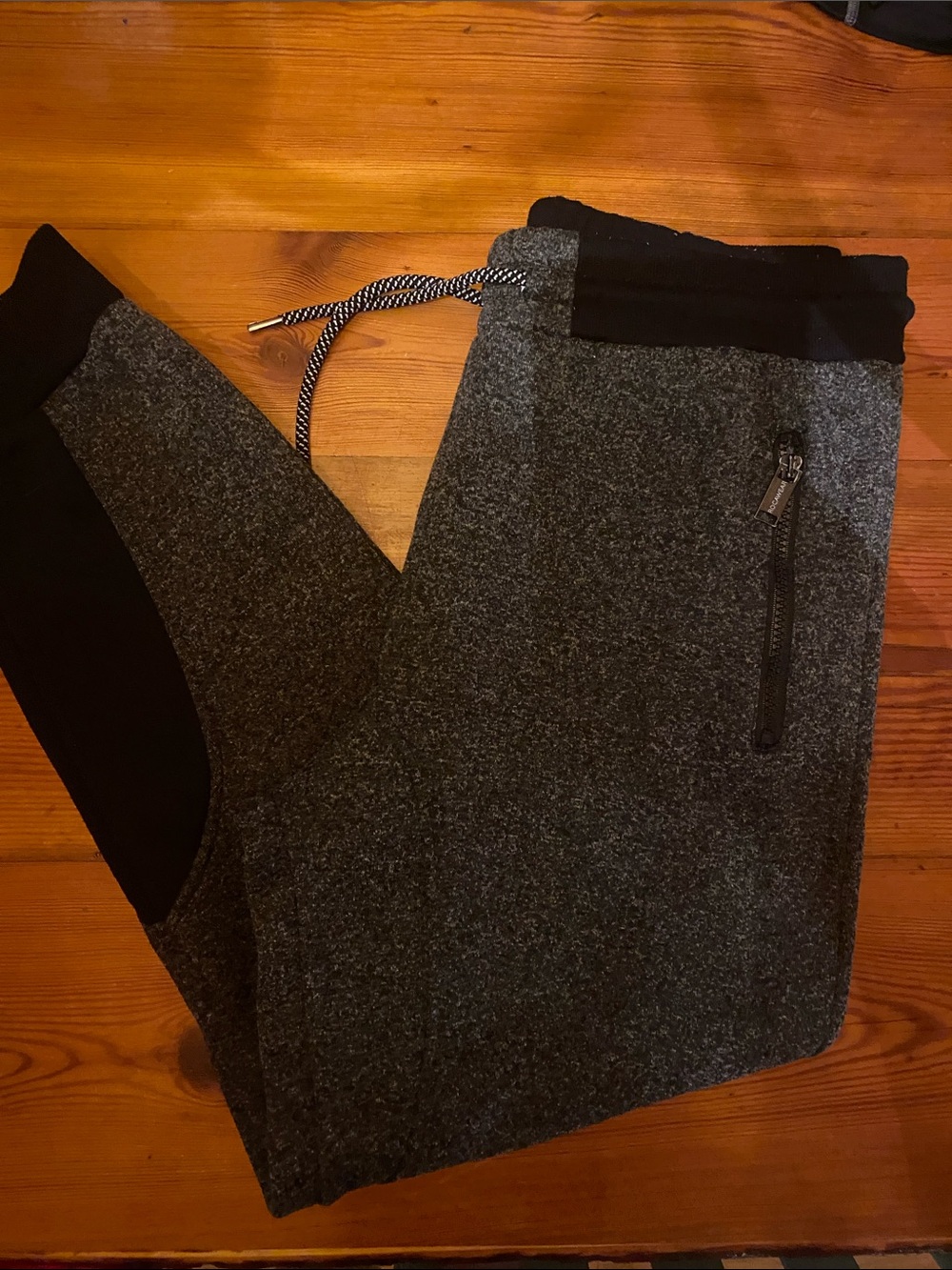 Rocawear Men's Gray and Black Fleece Joggers